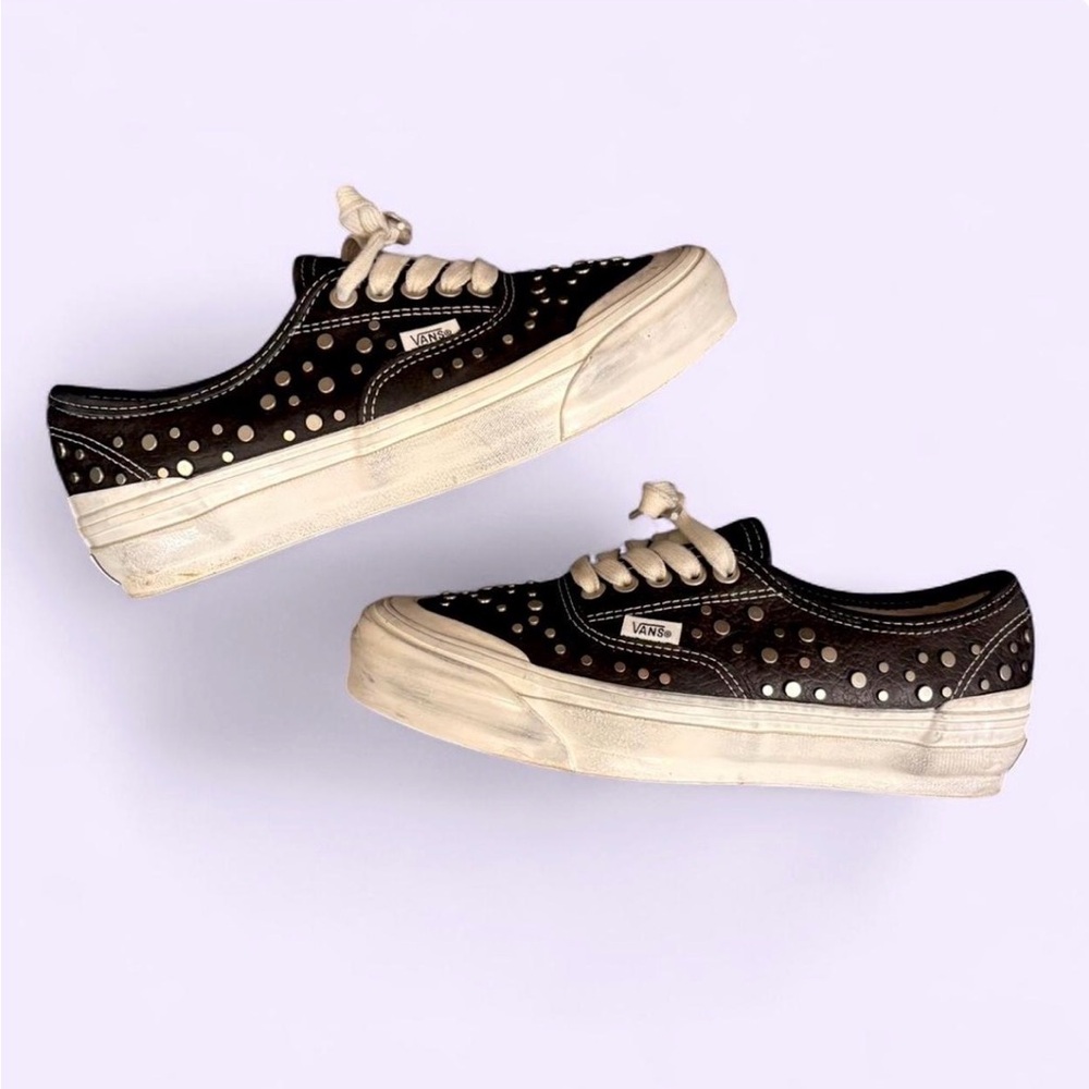 Vans premium authentic 44 LX studded leather